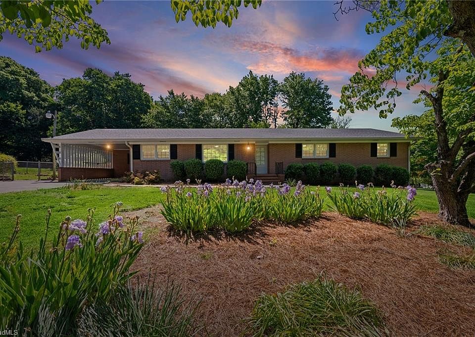 1st image of 6595 Rollingwood Dr