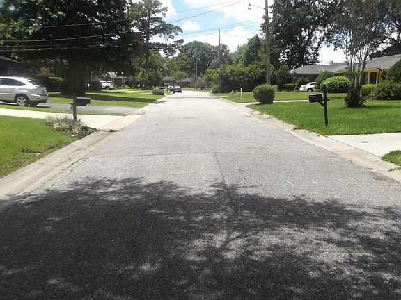 5th image of 2754 N Barksdale Dr