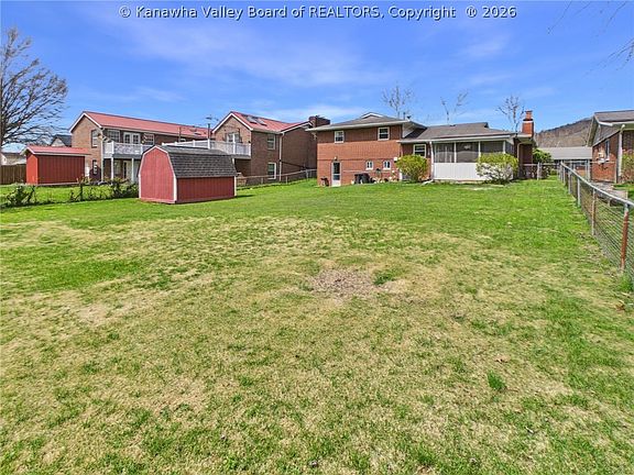 4th image of 589 Fairwood Rd