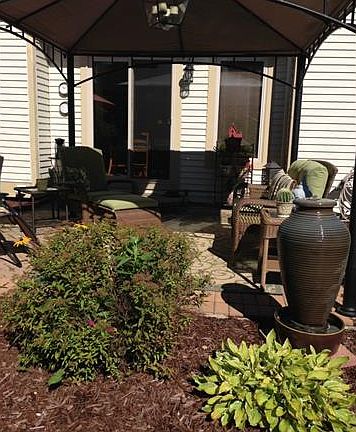 5th image of 2577 Woodmont Dr E