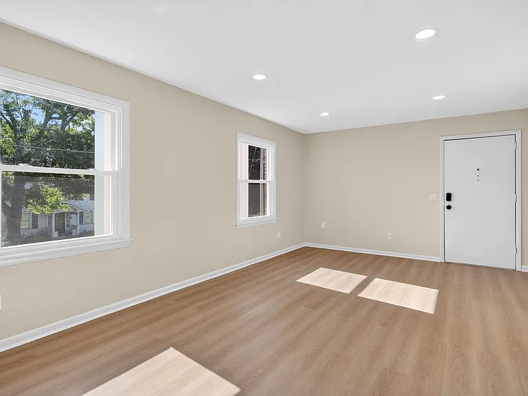 9 Beach St — Photo 11