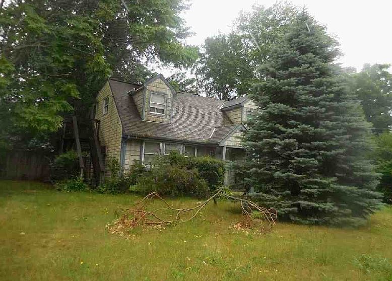 2nd image of 91 Applegate Dr