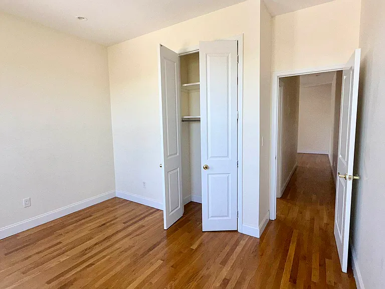 305 Clarkson Ave #8 — Photo 10