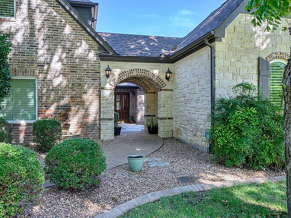 4th image of 7402 Hanover Ct