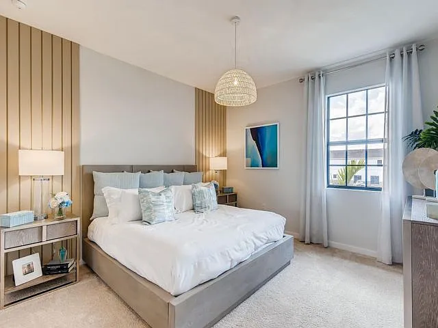 3 bed, 3.0 bath, 1466 sqft, $2,700 — Photo 3