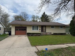 500 Highpoint Rd, Normal, IL 61761