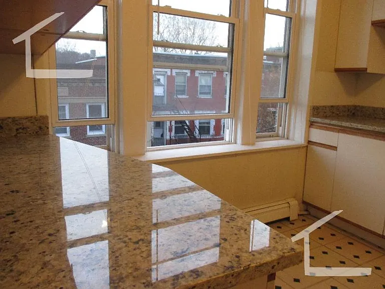 190 Winthrop Rd #32 — Photo 13