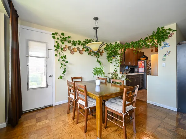 61-20 Grand Central Parkway image 9 of 28