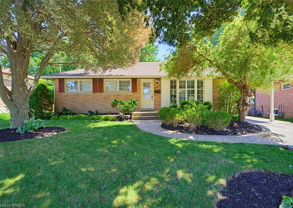 1st image of 35 Varadi Ave