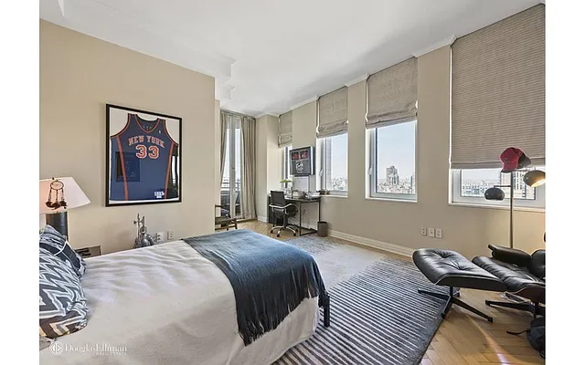 Rented by Douglas Elliman | media 27