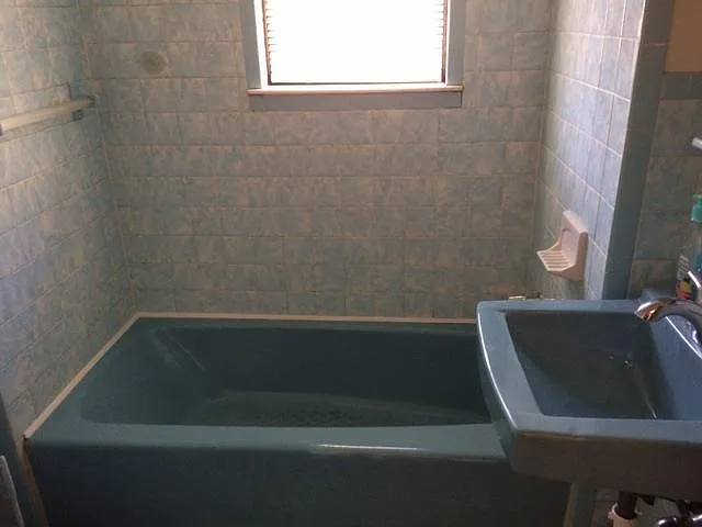 Tile bath