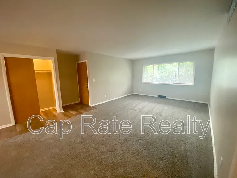 26 S Hampton Rd #C — Photo 14