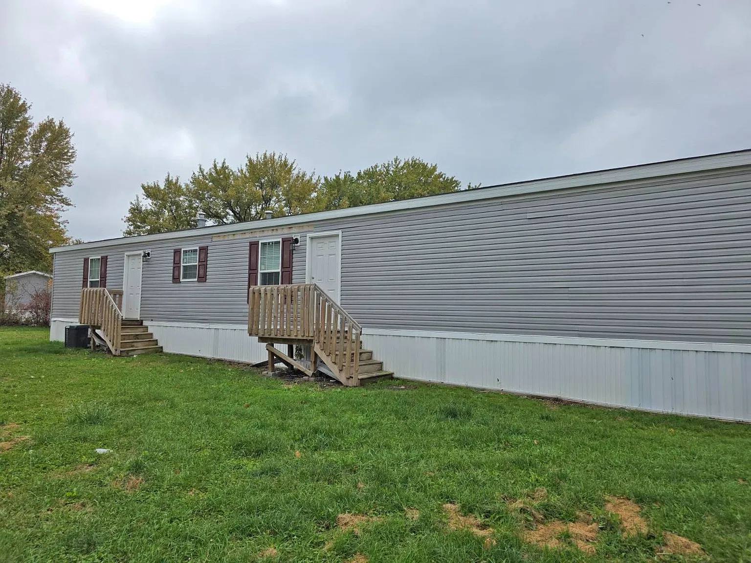 3 bed, 2.0 bath, 860 sqft, $995 — Photo 2