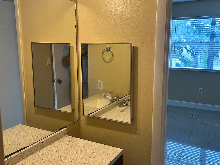 8039 SW 21st Ct — Photo 11