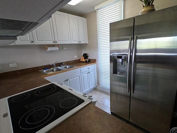 Full size fridge with ice machine