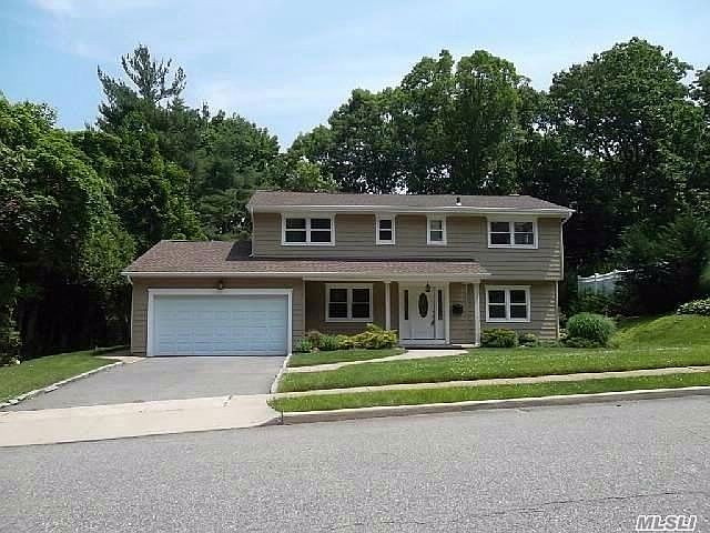 1st image of 8 Blueberry Ln