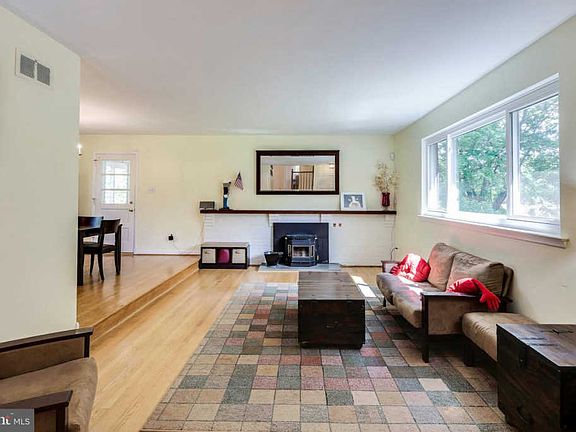3rd image of 14509 Dowling Dr