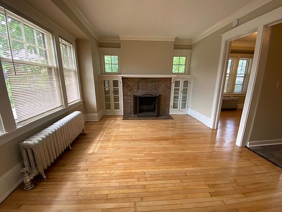 2nd image of 1802 E Linnwood Ave APT 4