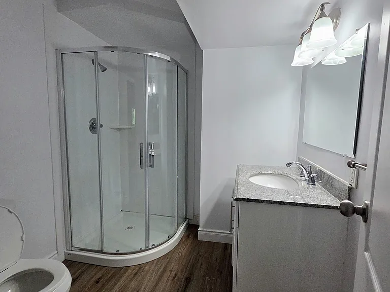 287 Portsmouth Cres E — Photo 13