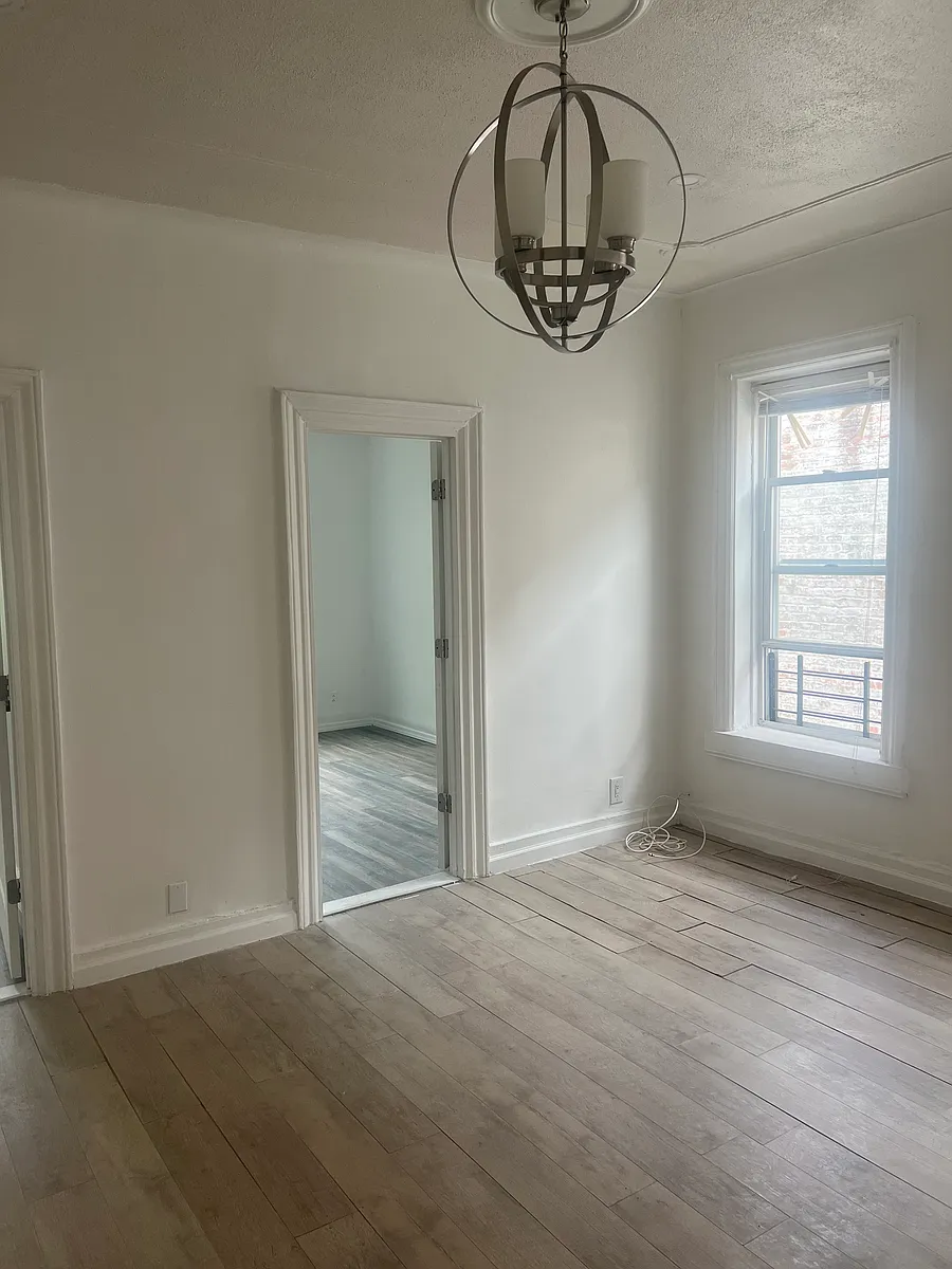 Living room - E 96th St