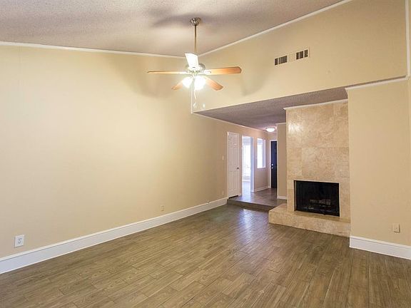 3rd image of 2905 Brookcrest Dr