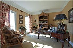 3rd image of 805 Stalcup Ct