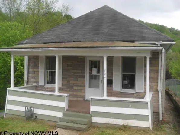 804 Illinois Ave, Nutter Fort, WV 26301