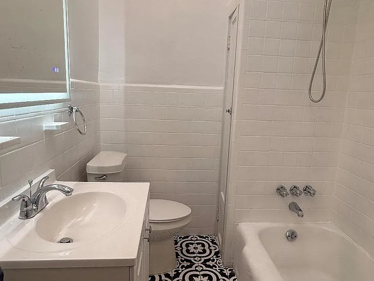 2148 S Lambert St — Photo 10