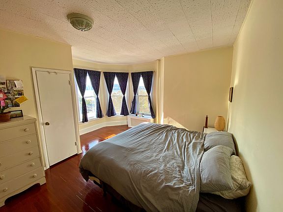 3rd image of 8 Hudson Ter APT 2S