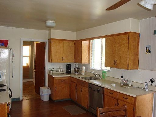 4th image of 6842 Mokelumne Ave