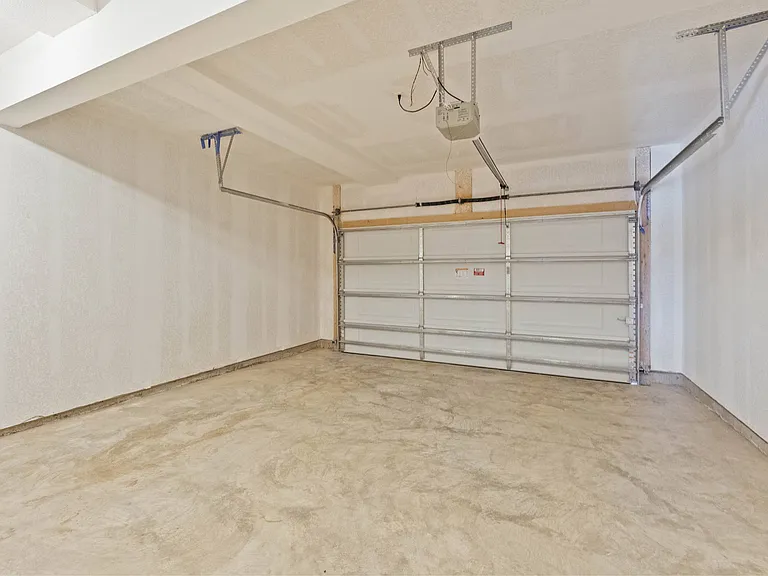 Barry West Townhomes — Photo 29