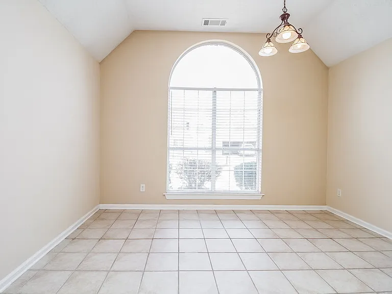 9441 Club Walk Ct — Photo 5