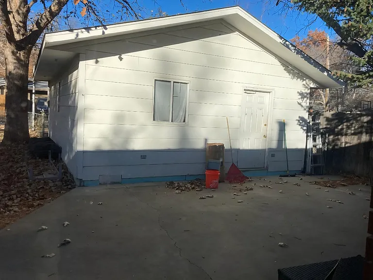 817 Lincoln St — Photo 3