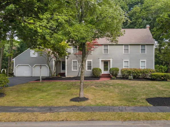 16 Dartmoor Dr, Shrewsbury, MA 01545