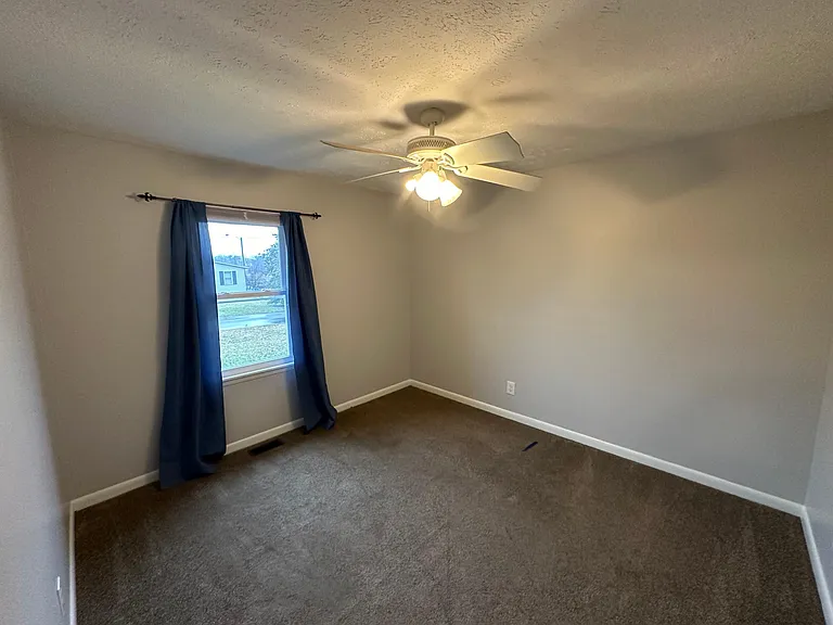 823 Bass Ln — Photo 13