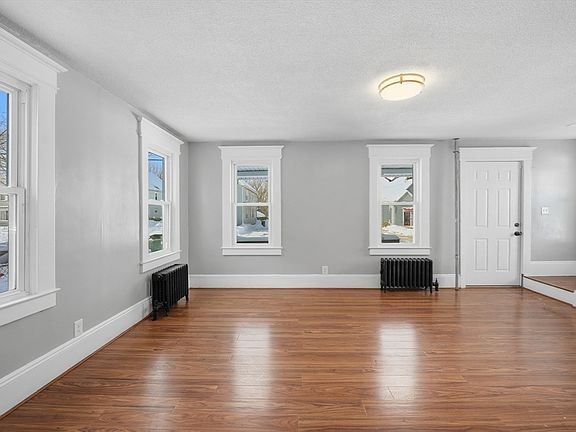 5th image of 87 Fenwick St