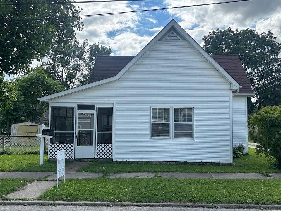 1st image of 214 S 10th St