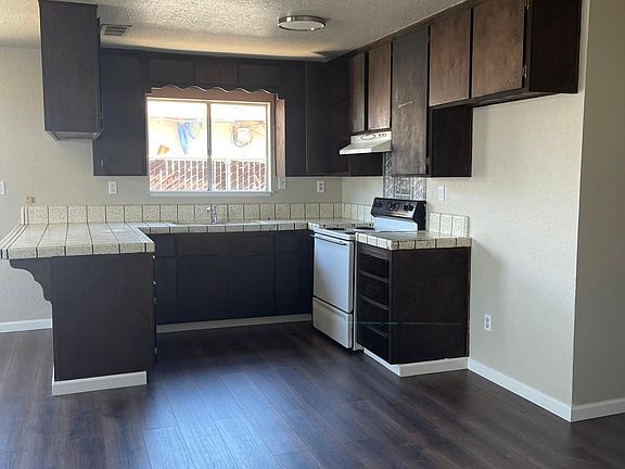 3rd image of 2830 Ward Ave