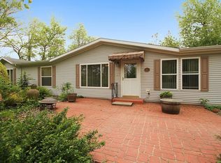 400 N 4th Ave, Saint anne, IL 60964