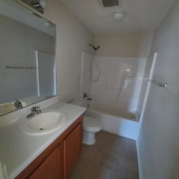 905 Hanahan Ct — Photo 15