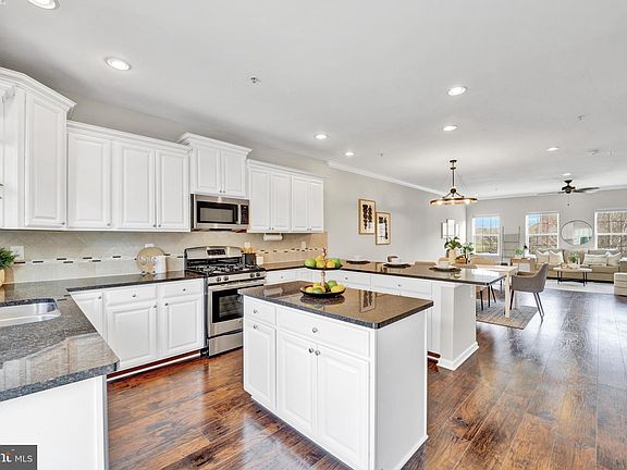 3rd image of 7373 Saint Margarets Blvd