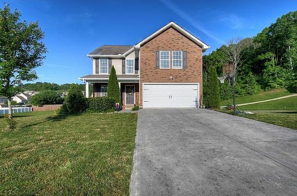 1st image of 130 Pembrooke Cir