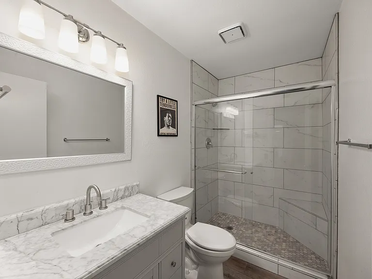 1110 E Redfield Rd — Photo 8