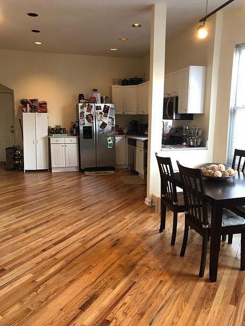 1st image of 1549 W Barry Ave #1