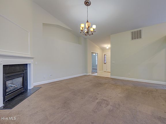 3rd image of 208 Waters Point Ct