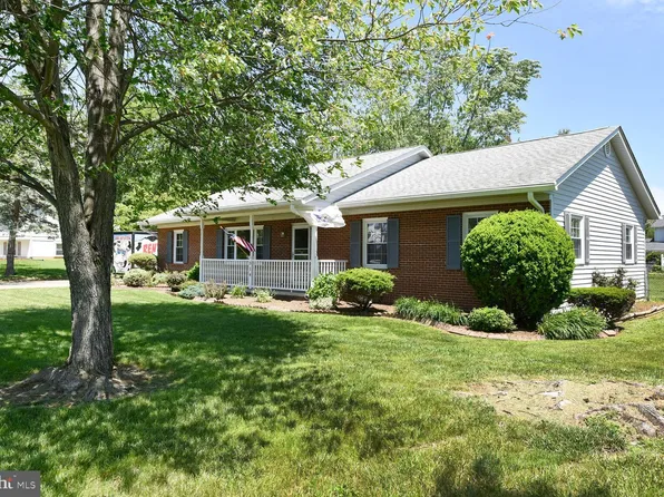 314 Fredericktowne Dr, Stephens City, VA 22655