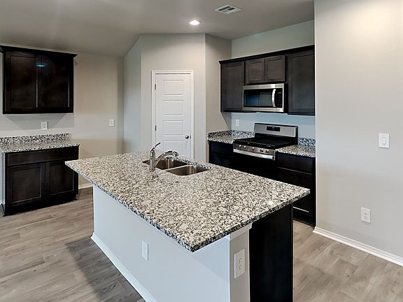 5th image of 10509 NW 25th St