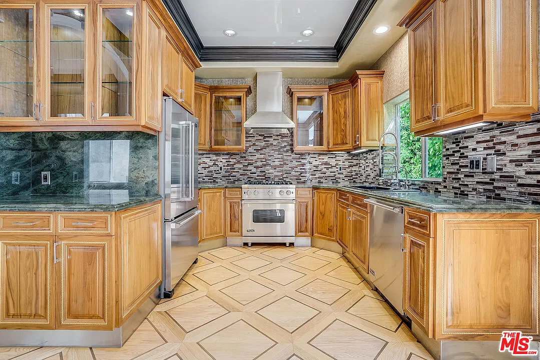 3 bed, 2.5 bath, 1506 sqft, $5,200 — Photo 4