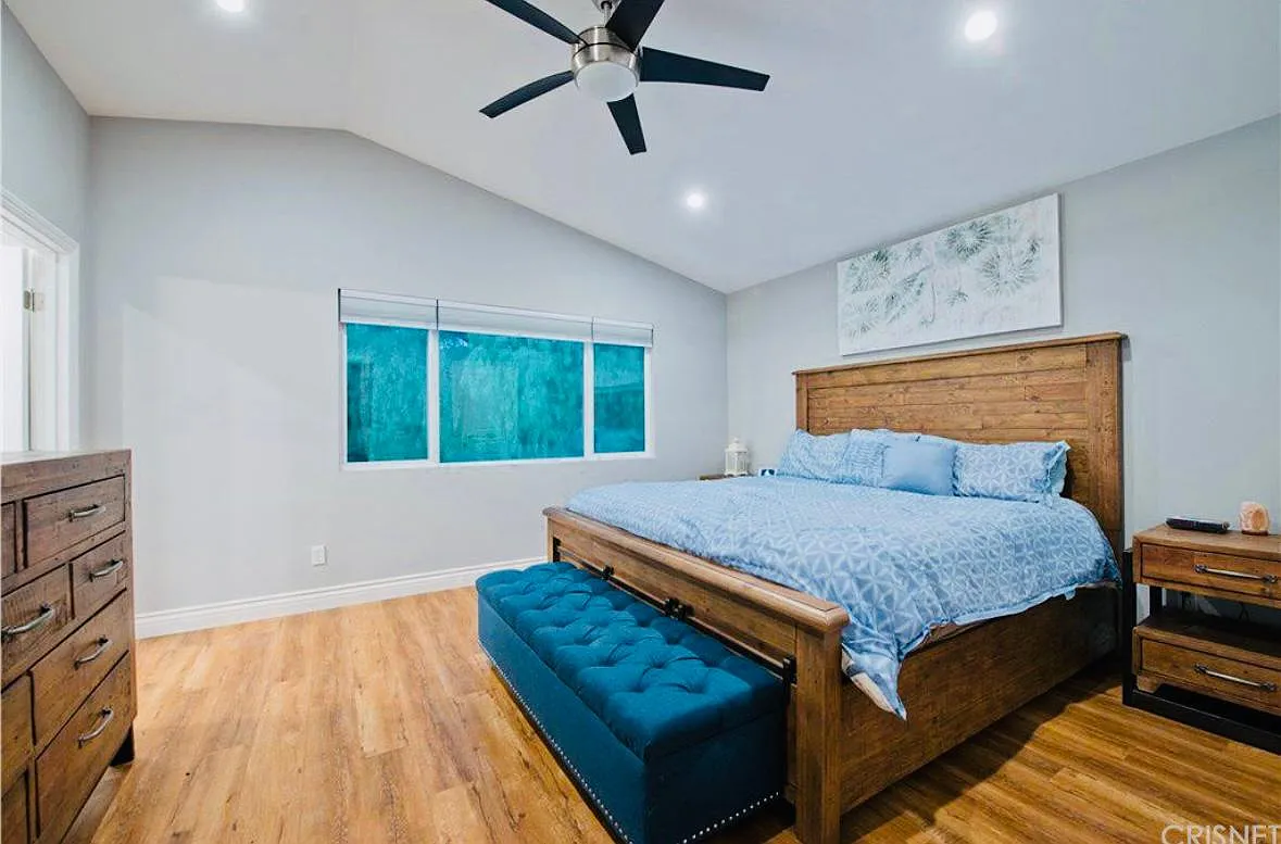 4 bed, 2.5 bath, 1935 sqft, $4,450 — Photo 3
