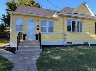 1021 E Main St, Staunton, IL 62088